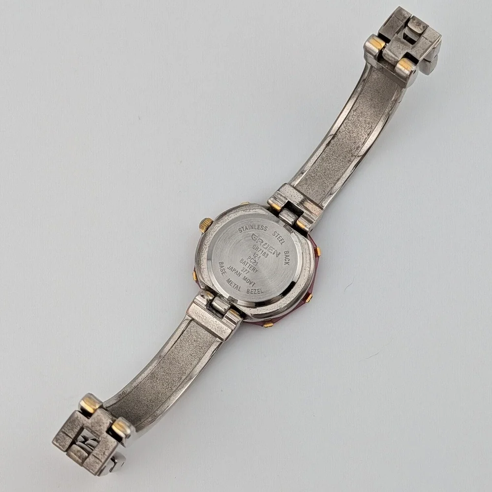 Gruen CR7183 Mother‎ of Pearl Dial Red lucite Bezel Two Tone Bangle Watch